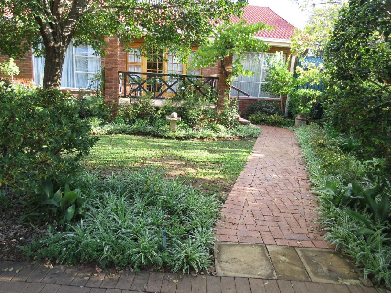 Camelia Guest House Bloemfontein Exterior foto