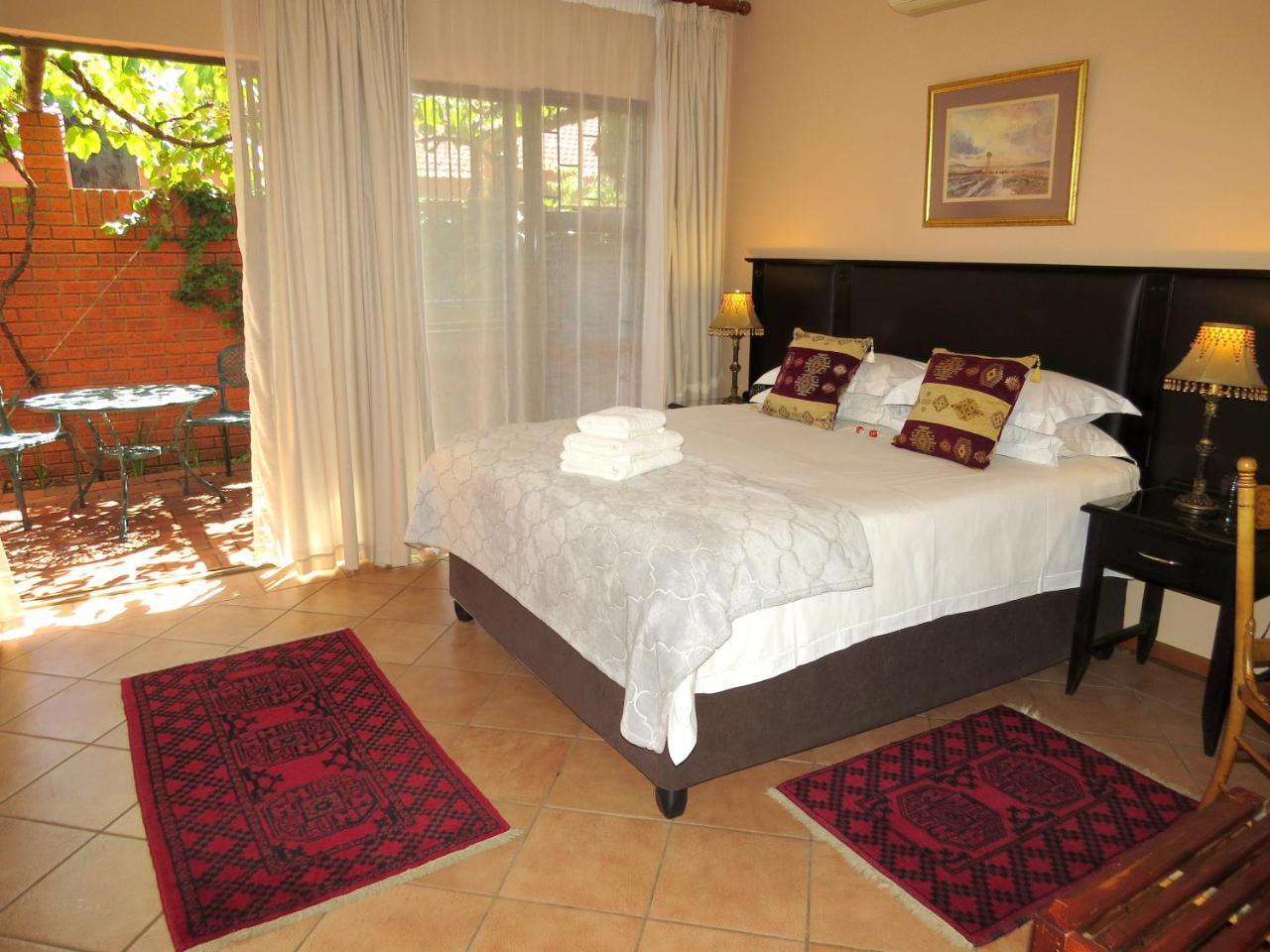 Camelia Guest House Bloemfontein Exterior foto